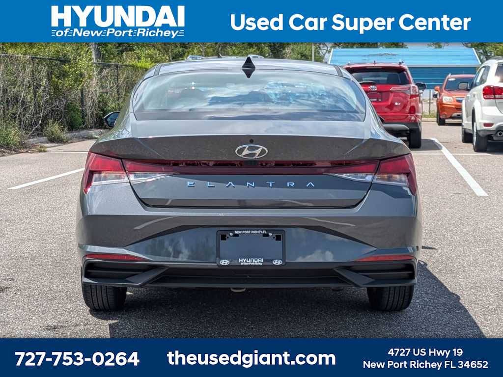 Thumbnail: 2023 Hyundai Elantra - 4