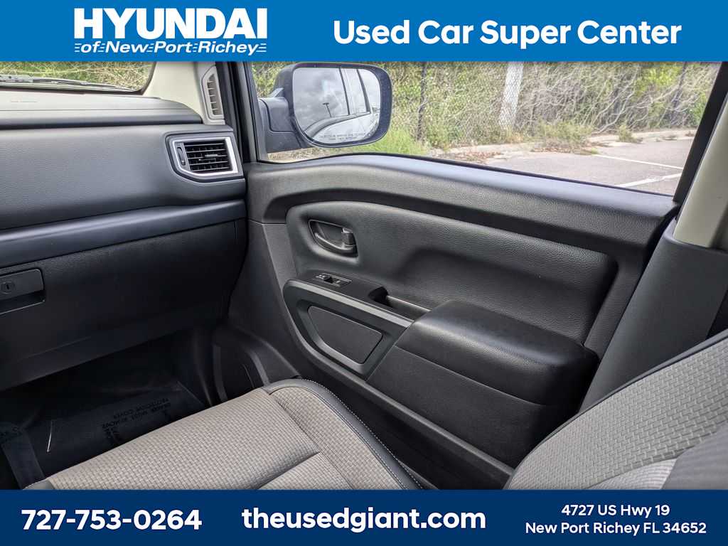 Thumbnail: 2018 Nissan Titan - 17