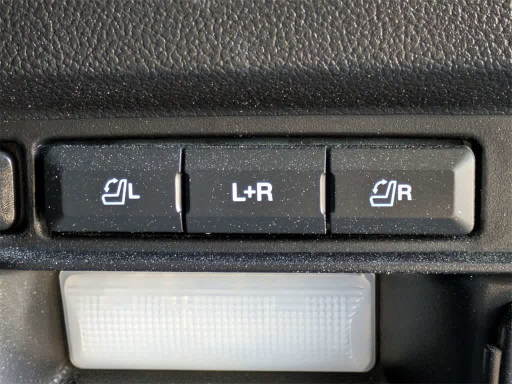 Thumbnail: 2021 Ford Explorer - 14