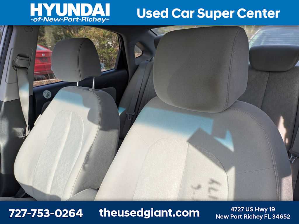 Thumbnail: 2010 Hyundai Elantra - 3