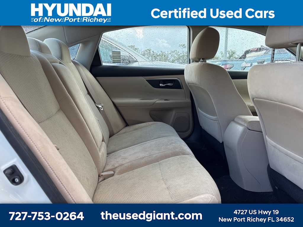 2015 Nissan Altima S 8