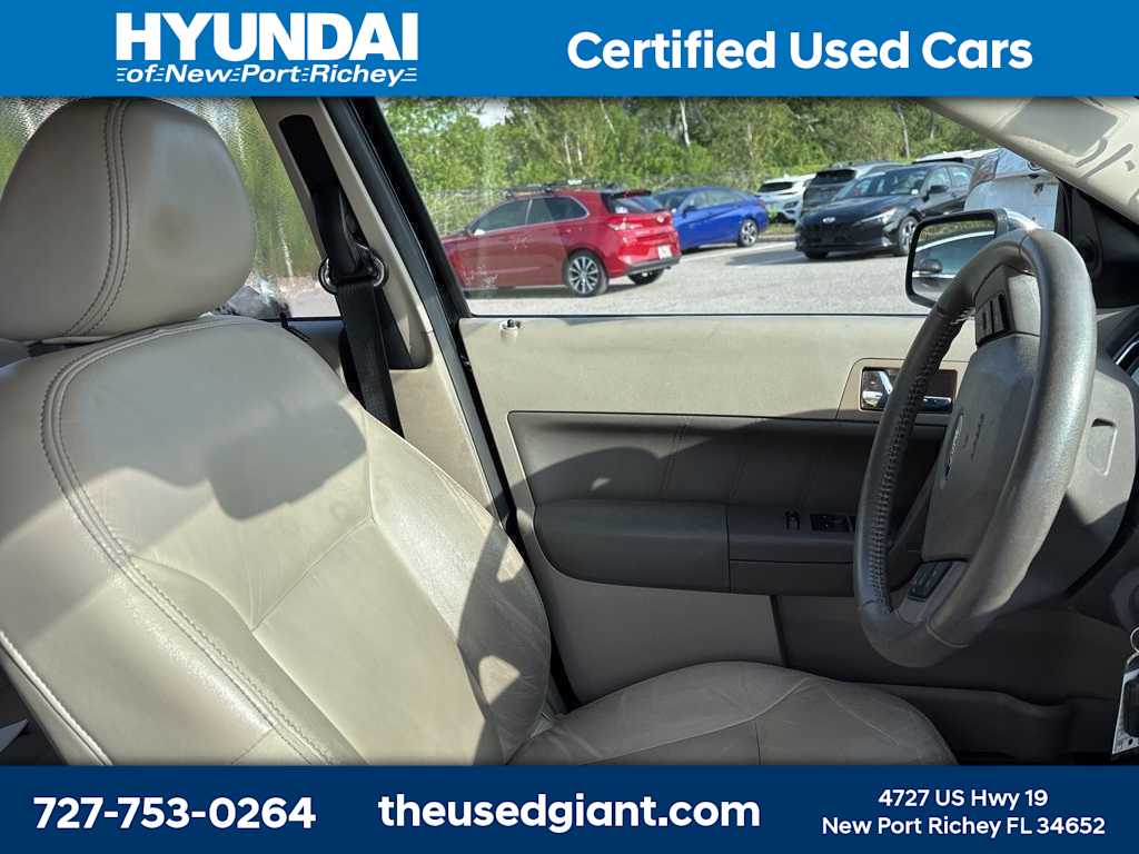 Thumbnail: 2010 Ford Focus - 8