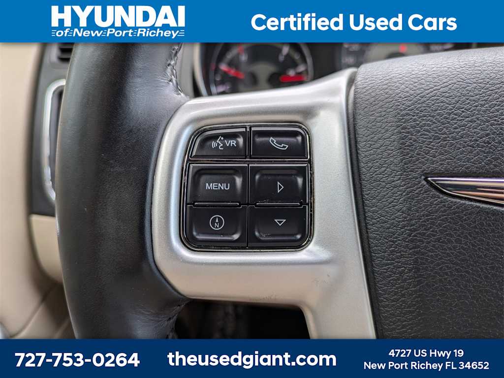 Thumbnail: 2011 Chrysler 200 - 28