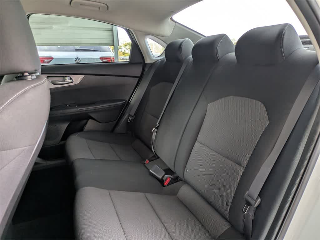 Thumbnail: 2022 Kia Forte - 13