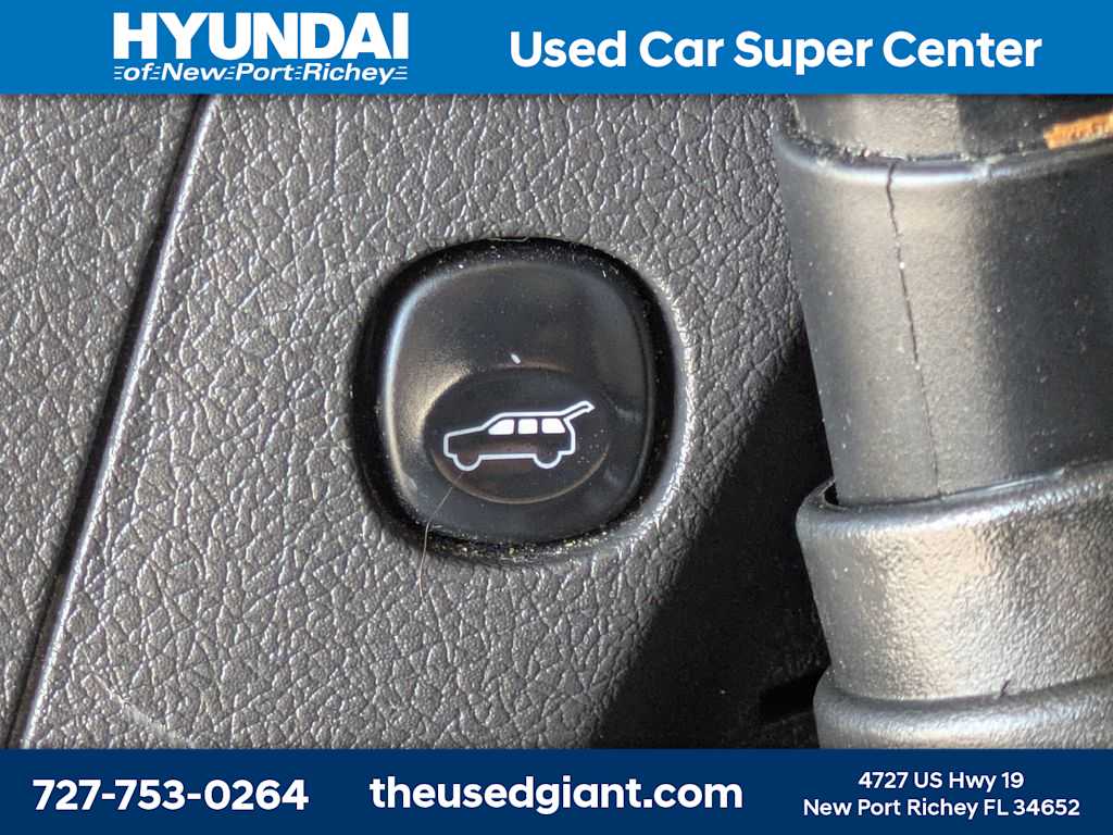 Thumbnail: 2013 Ford Flex - 13