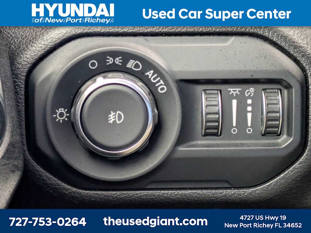 Thumbnail: 2022 Jeep Wrangler - 31