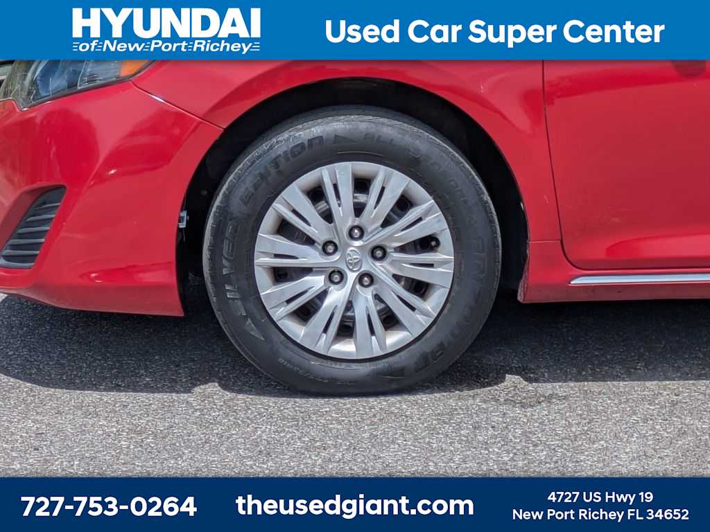 Thumbnail: 2012 Toyota Camry - 10