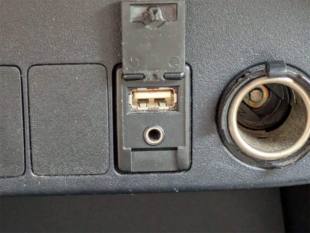 Thumbnail: 2018 Toyota RAV4 - 26