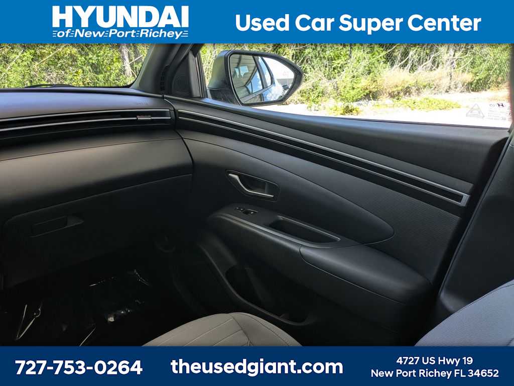 Thumbnail: 2023 Hyundai Santa Cruz - 17