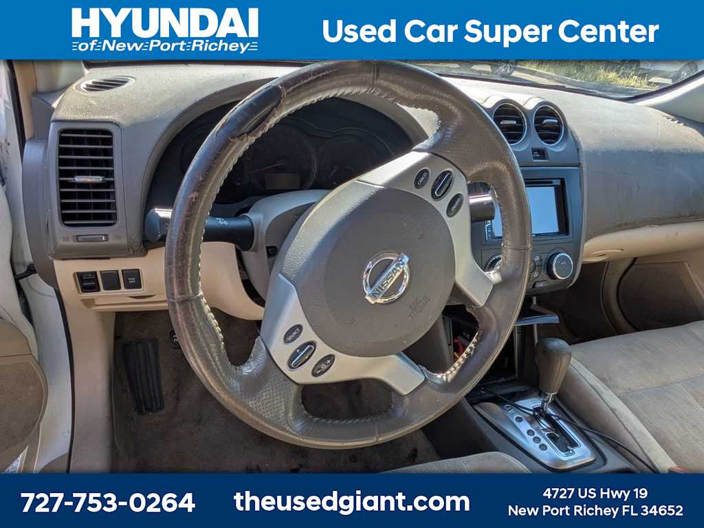 Thumbnail: 2010 Nissan Altima - 10