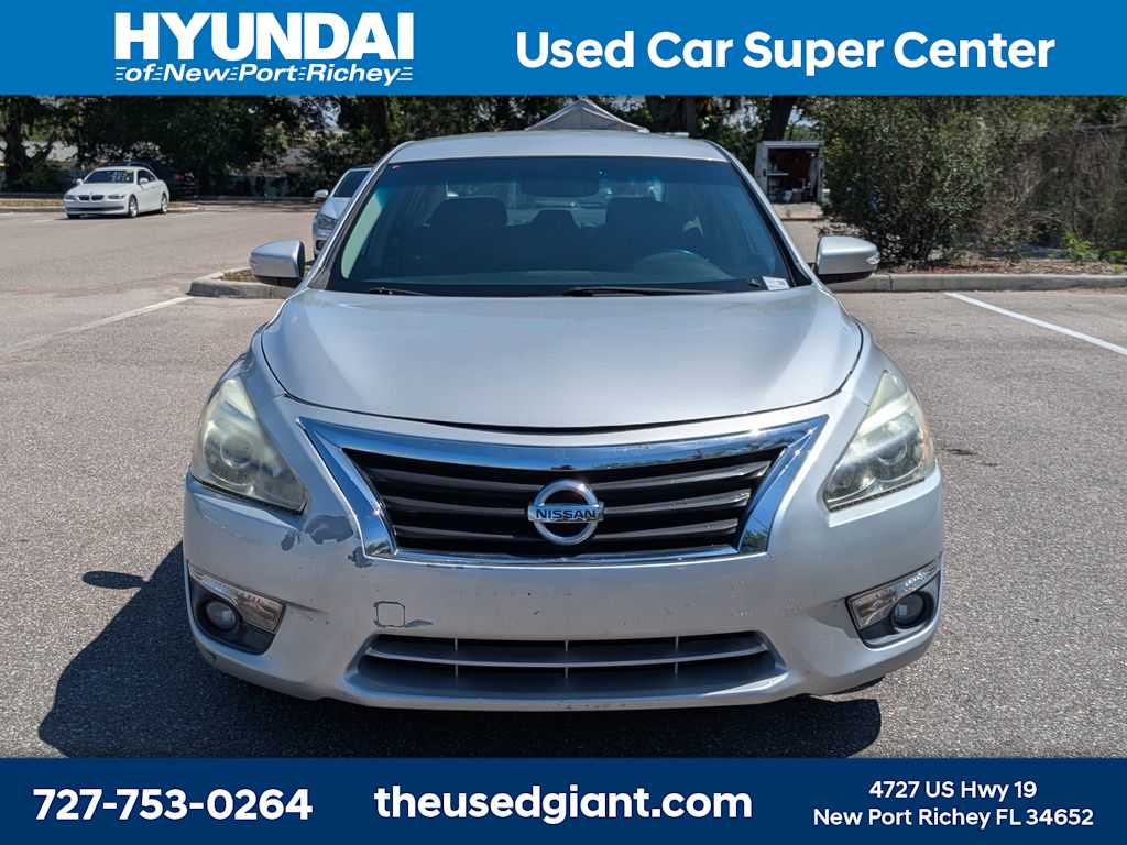 Thumbnail: 2013 Nissan Altima - 8