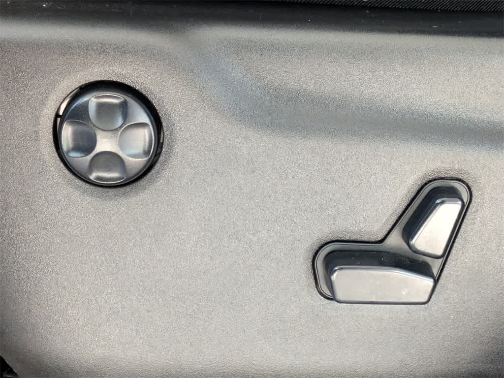 Thumbnail: 2016 Jeep Grand Cherokee - 24