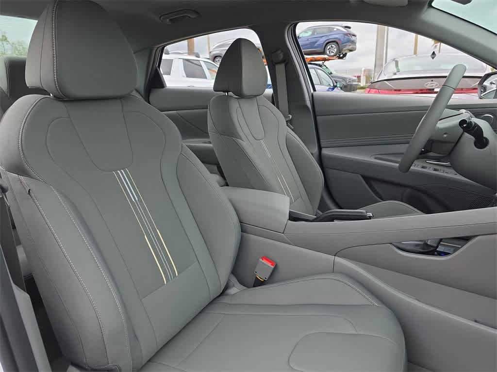 Thumbnail: 2025 Hyundai Elantra - 19