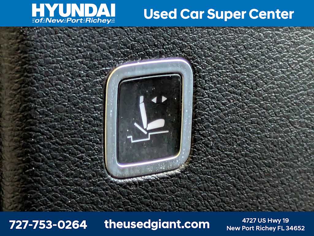 Thumbnail: 2018 Chrysler Pacifica - 22