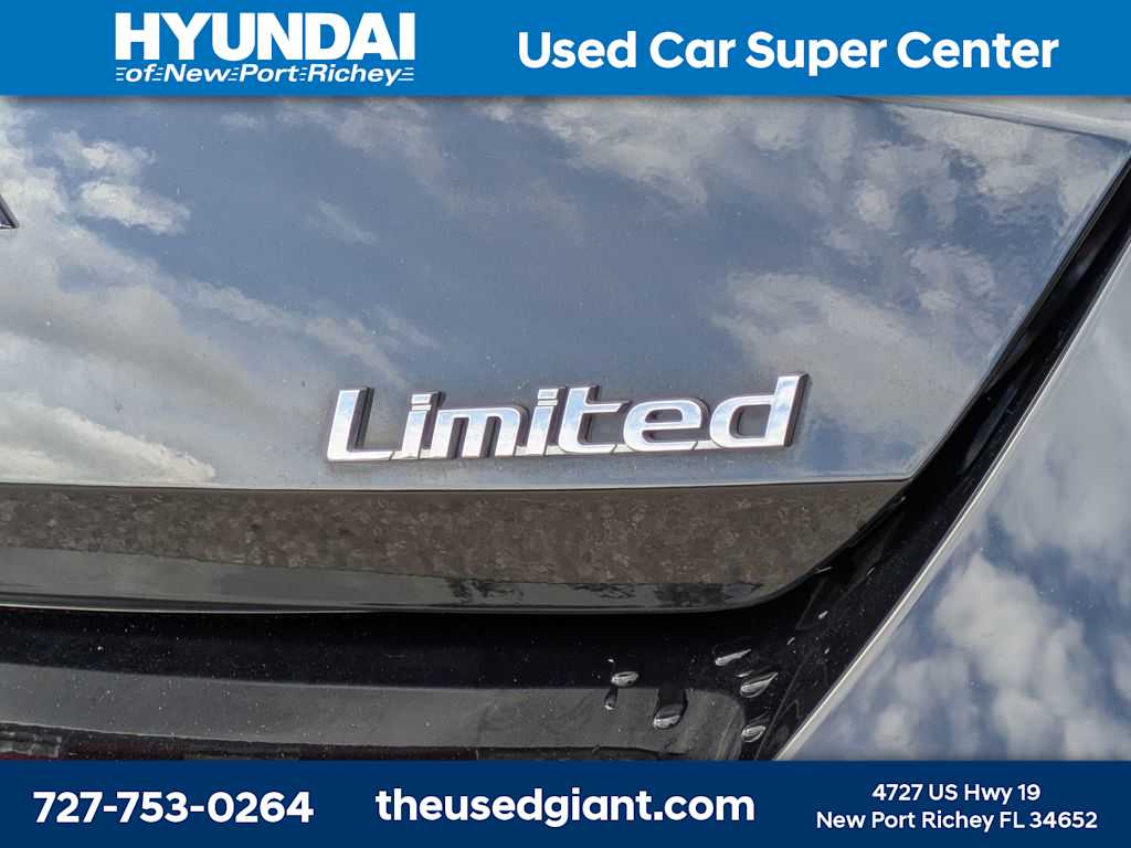 Thumbnail: 2023 Hyundai Elantra - 12