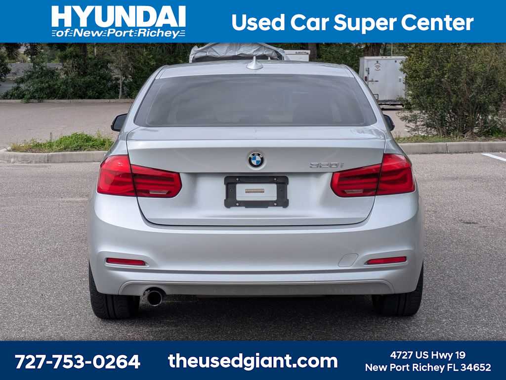 Thumbnail: 2016 BMW 3 Series - 4