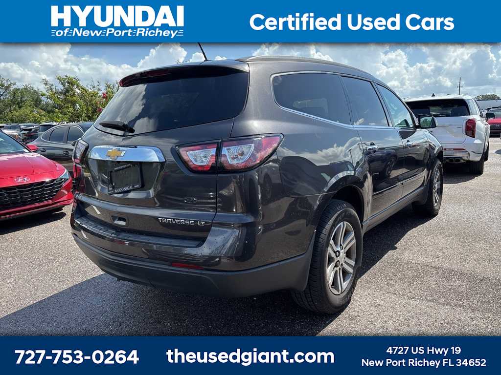 Thumbnail: 2015 Chevrolet Traverse - 3