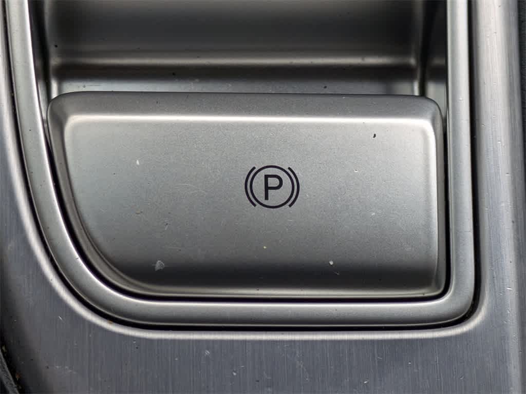 Thumbnail: 2020 Genesis G70 - 30