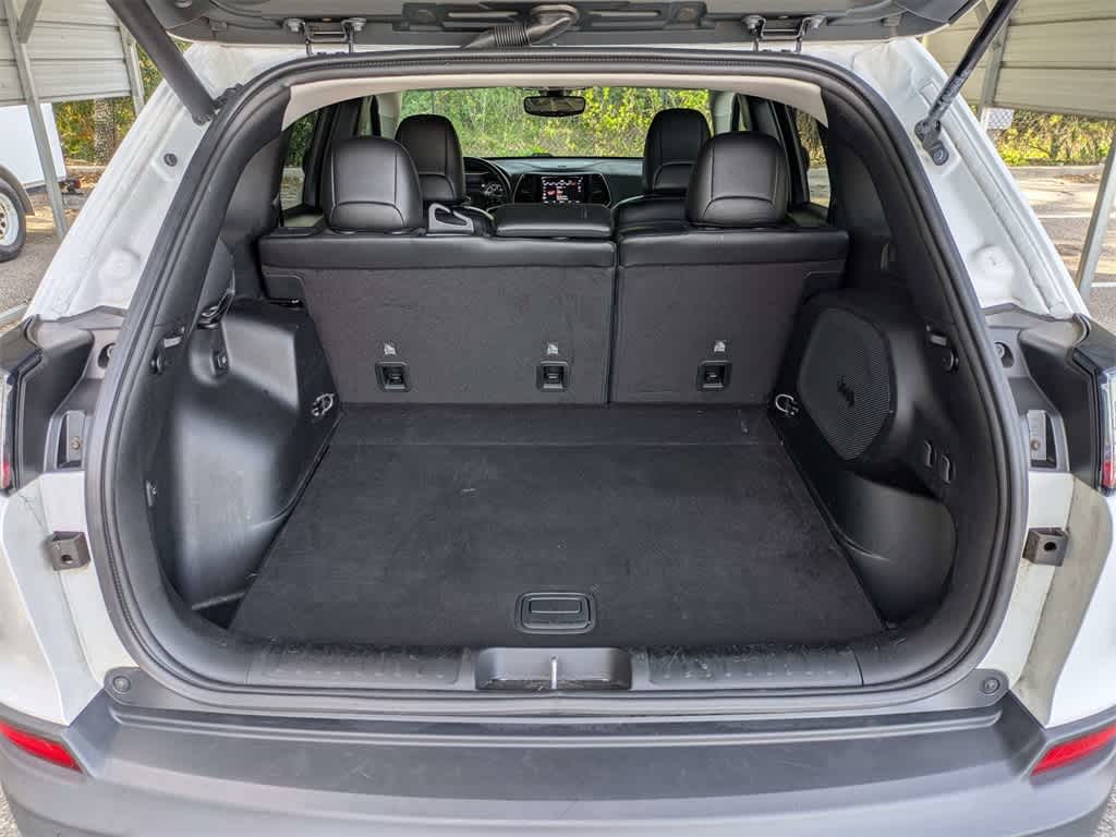 Thumbnail: 2019 Jeep Cherokee - 12