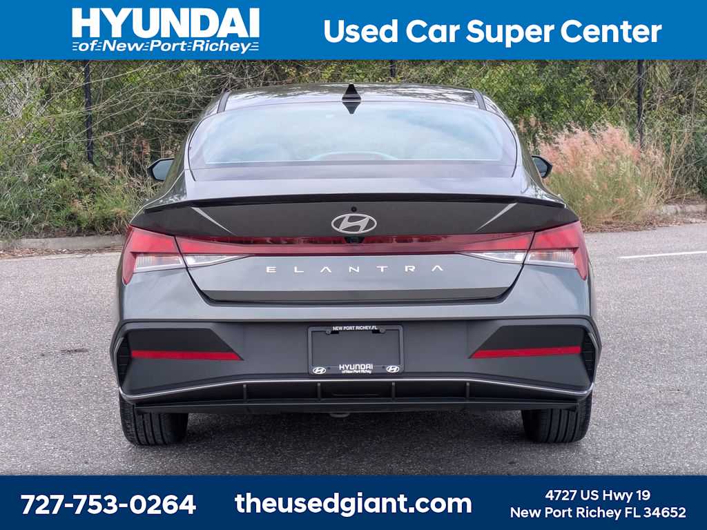 Thumbnail: 2025 Hyundai Elantra - 3