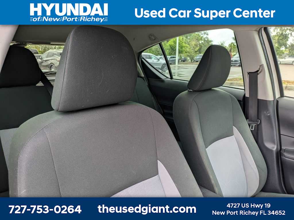 Thumbnail: 2018 Toyota Prius c - 6