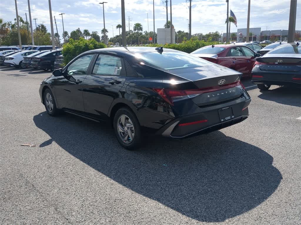 Thumbnail: 2026 Hyundai Elantra - 4