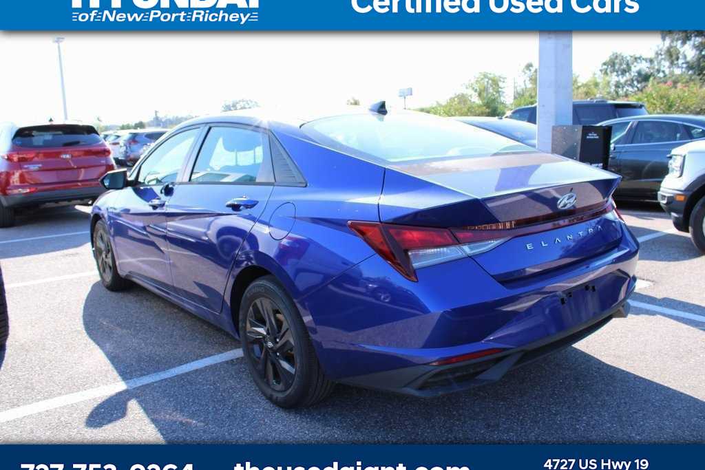 Thumbnail: 2022 Hyundai Elantra - 2