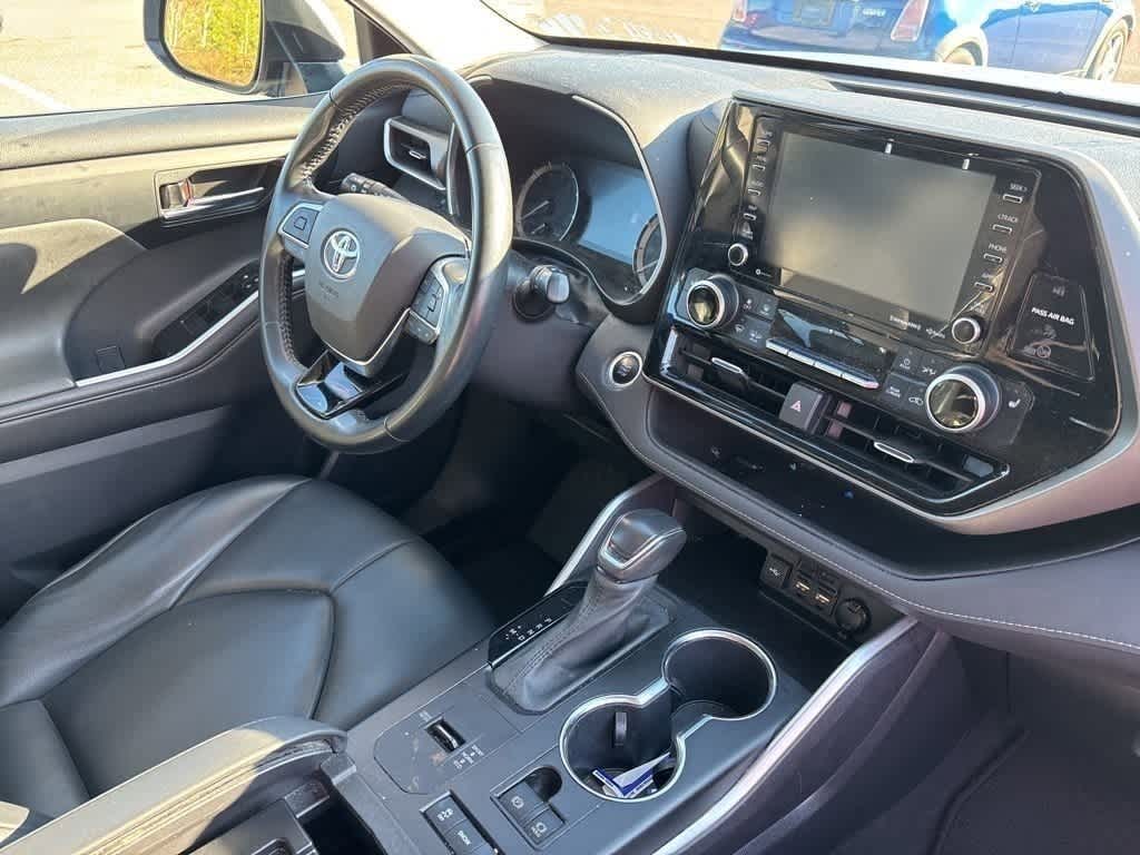 Thumbnail: 2021 Toyota Highlander - 7