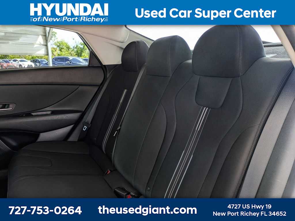 Thumbnail: 2022 Hyundai Elantra - 11