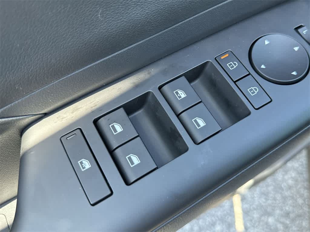 2025 Hyundai Kona SEL 16