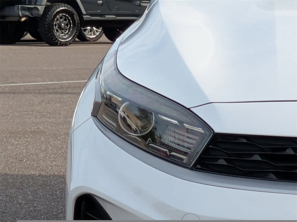 Thumbnail: 2022 Kia Forte - 9