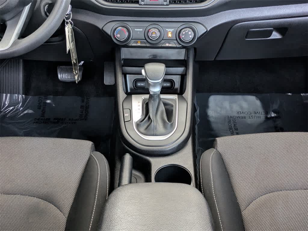 Thumbnail: 2022 Kia Forte - 18