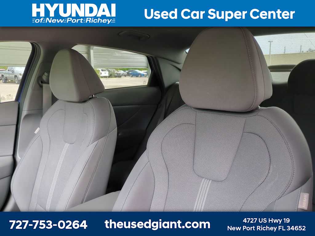 2024 Hyundai Elantra SE - Photo 7