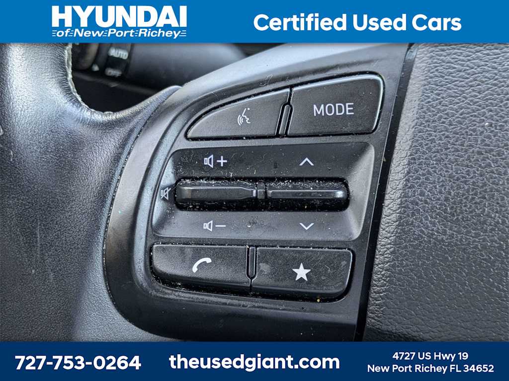 Thumbnail: 2023 Hyundai Venue - 25