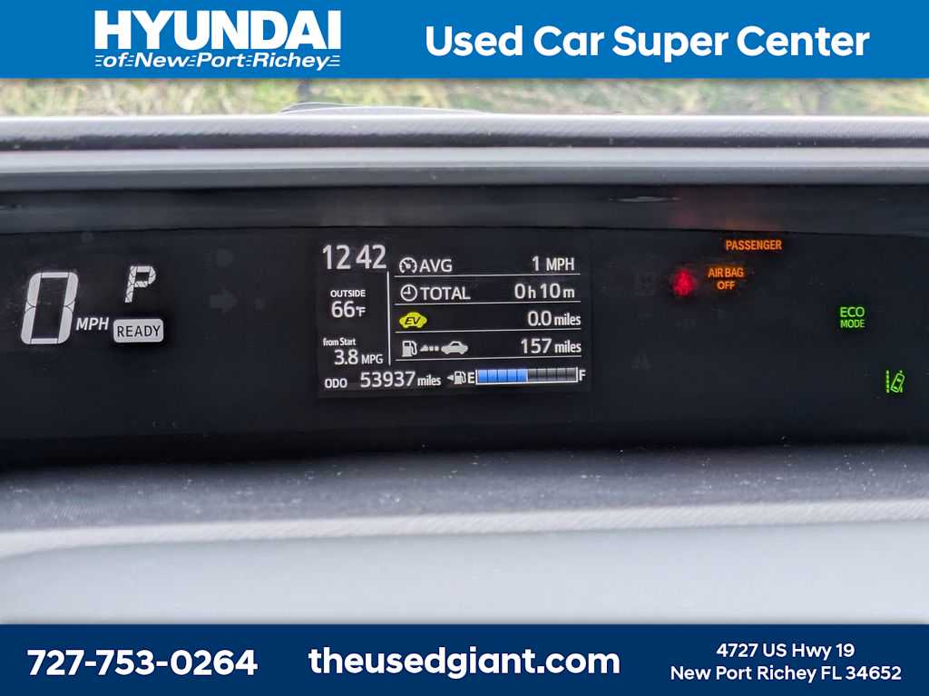 Thumbnail: 2018 Toyota Prius c - 29