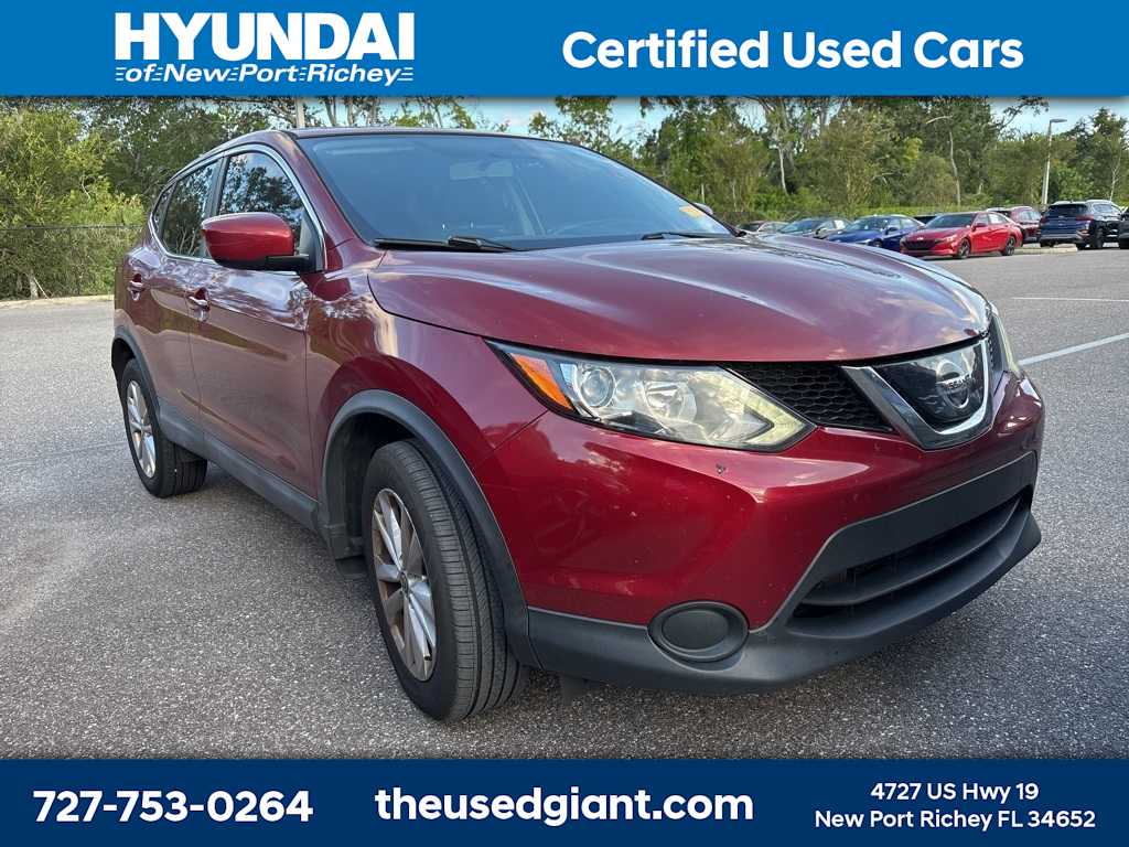 Thumbnail: 2019 Nissan Rogue Sport - 4