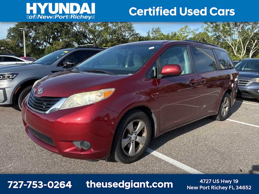 Thumbnail: 2013 Toyota Sienna - 1