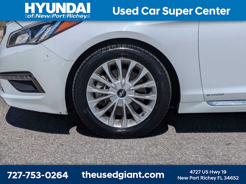 Thumbnail: 2015 Hyundai Sonata - 10