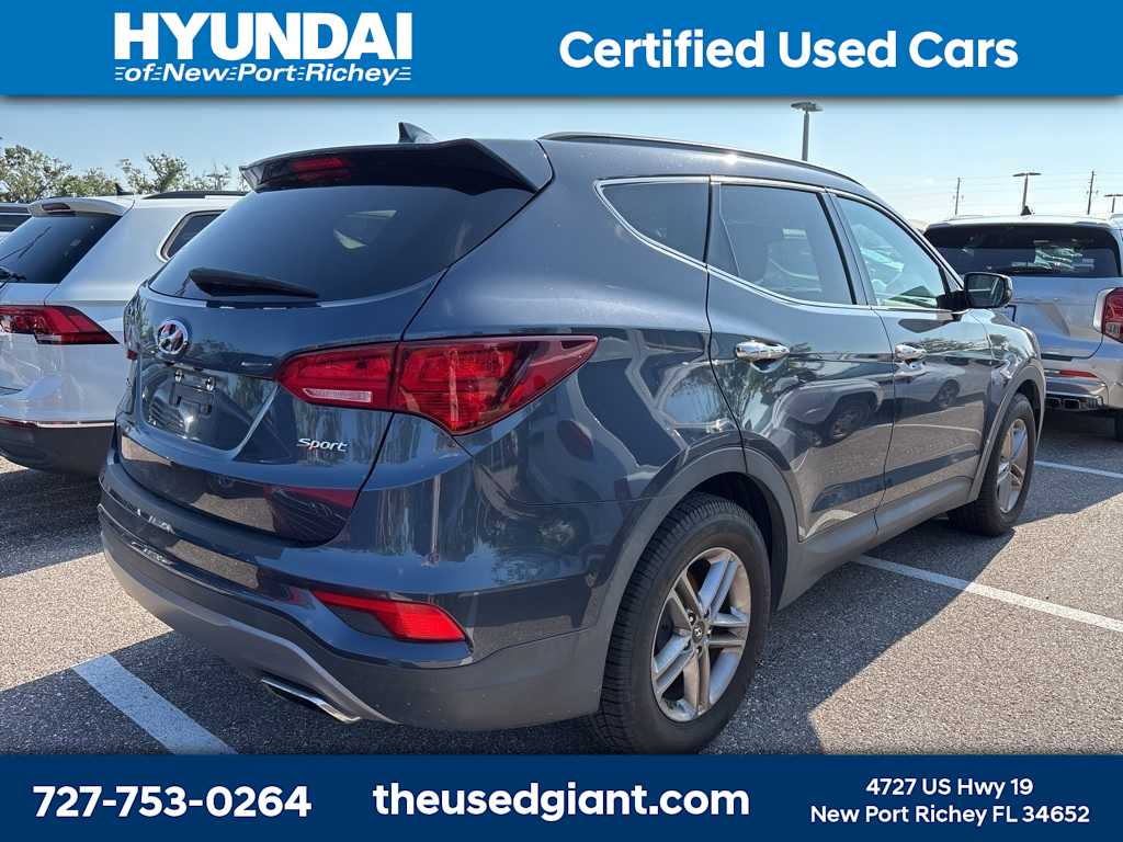 Thumbnail: 2017 Hyundai Santa Fe - 3