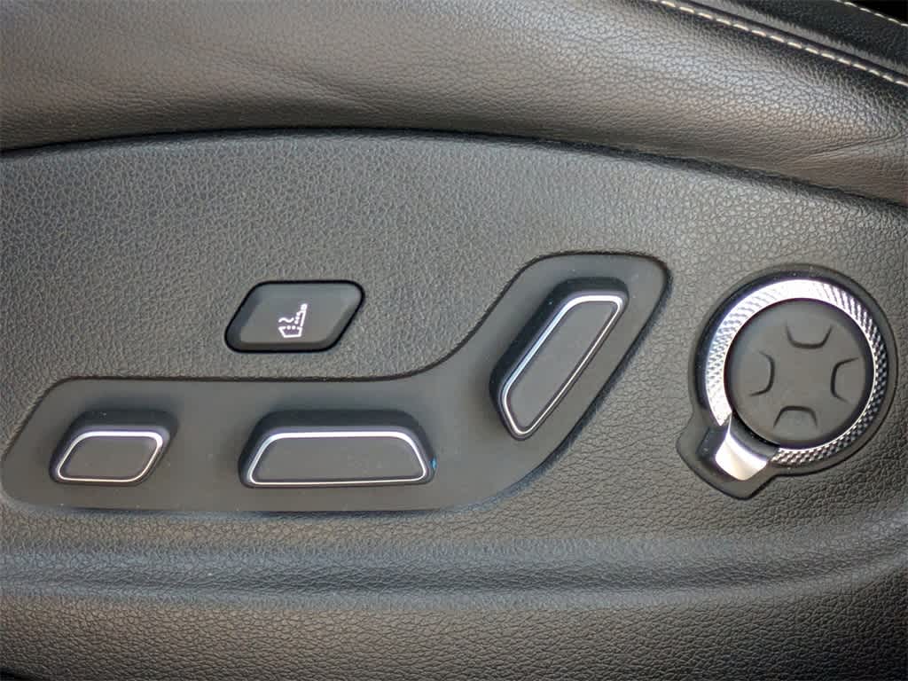 Thumbnail: 2021 Genesis GV80 - 25