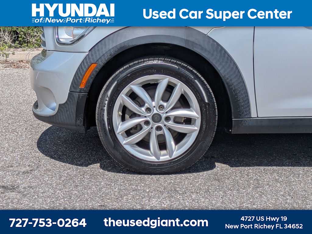 Thumbnail: 2013 MINI Cooper Countryman - 10