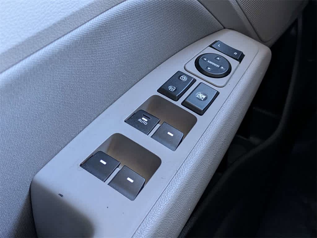 Thumbnail: 2020 Hyundai Elantra - 25