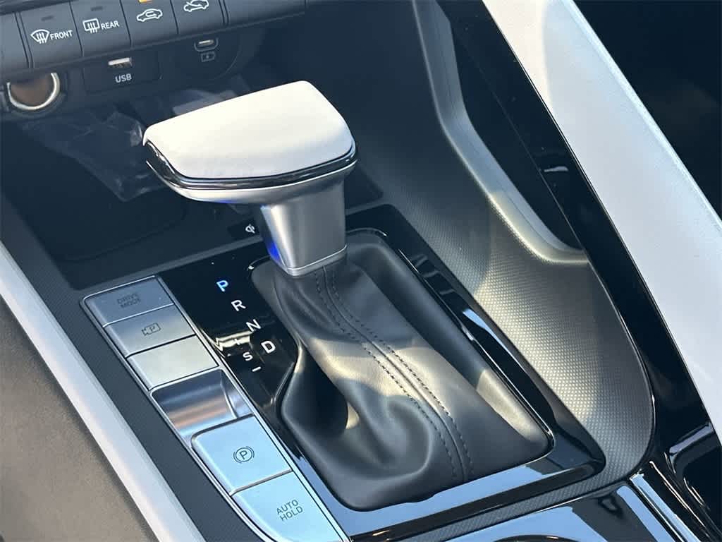 Thumbnail: 2025 Hyundai Elantra - 33