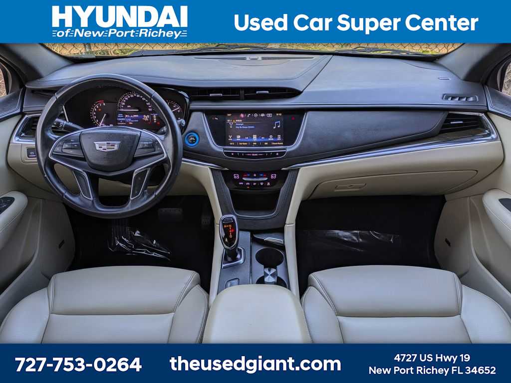 Thumbnail: 2017 Cadillac XT5 - 18