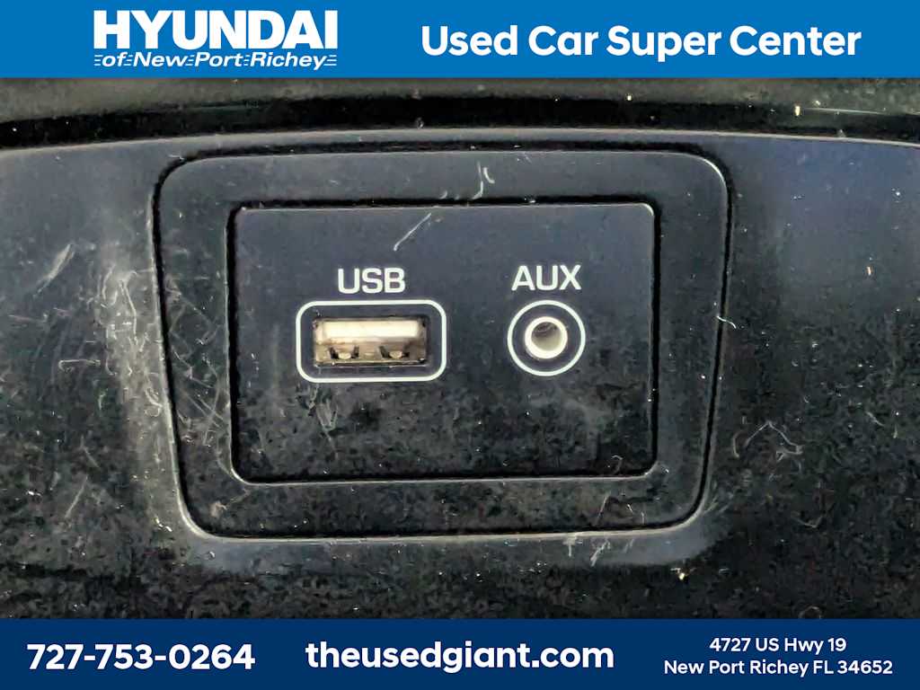 Thumbnail: 2017 Hyundai Santa Fe - 25