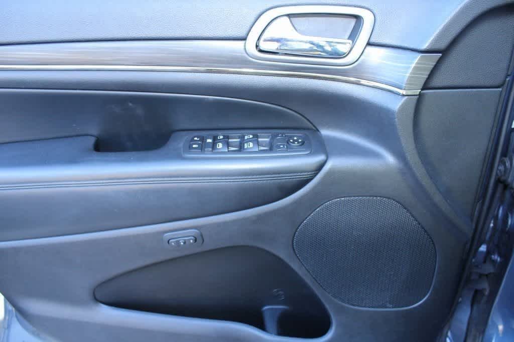 Thumbnail: 2020 Jeep Grand Cherokee - 11