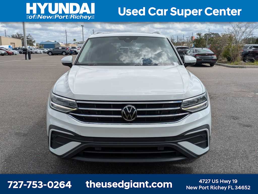 Thumbnail: 2022 Volkswagen Tiguan - 8