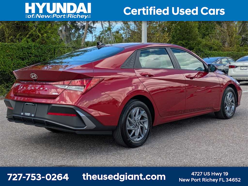 Thumbnail: 2024 Hyundai Elantra - 5