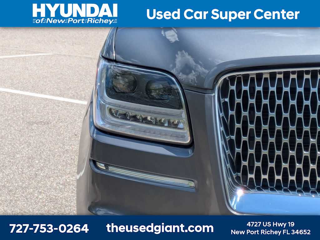 Thumbnail: 2021 Lincoln Navigator L - 9