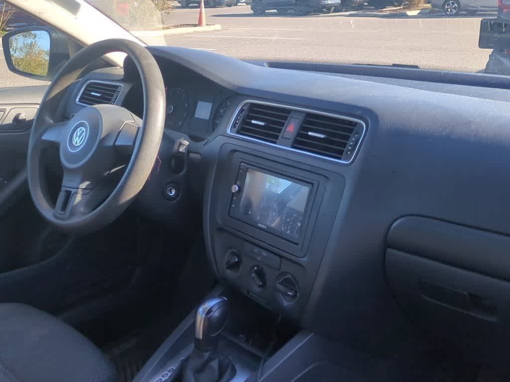 Thumbnail: 2013 Volkswagen Jetta - 6